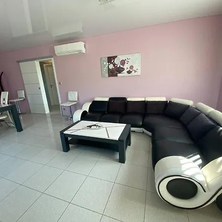 Chez Florence Apartment *