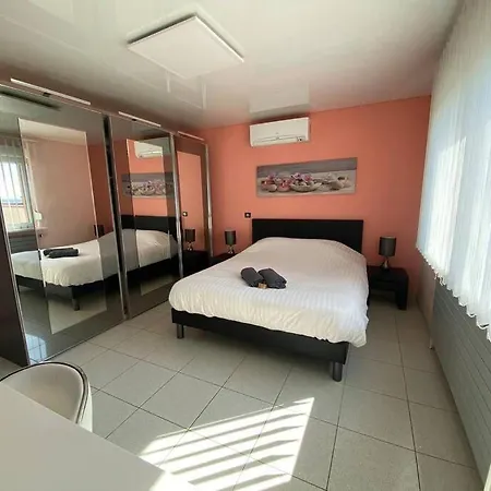 Chez Florence Apartment *